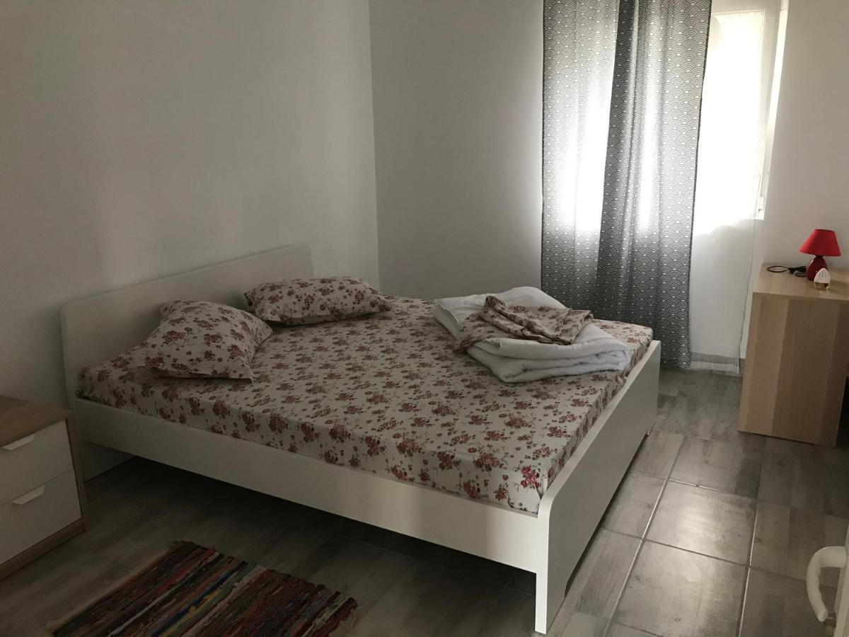 Casa Dada Aparthotel 2 Mai Bagian luar foto