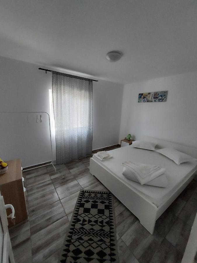 Casa Dada Aparthotel 2 Mai Bagian luar foto