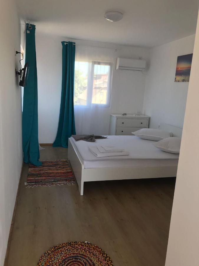 Casa Dada Aparthotel 2 Mai Bagian luar foto